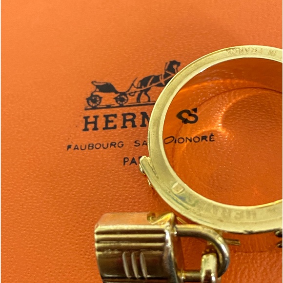 💯AUTHENTIC HERMES KELLY CADENA MOTIF SCARF RING W/BOX - SIZE 9.5 - Picture 12 of 14